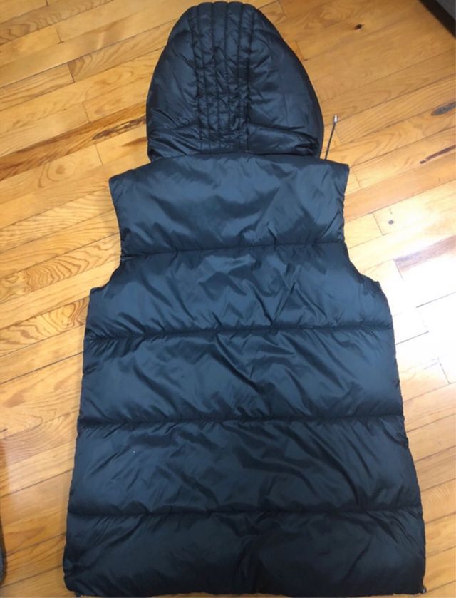 Chaleco acolchado Zara con capucha