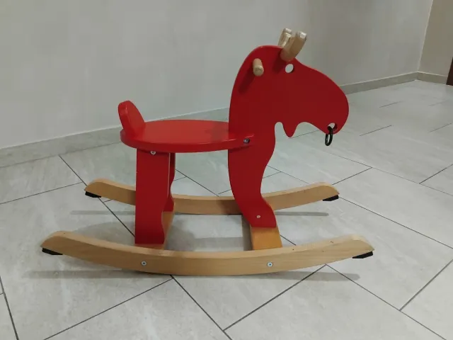 Alce a dondolo Ikea rosso