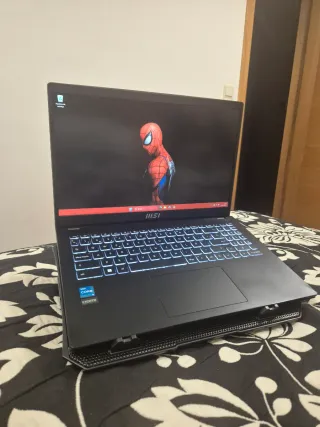 Portátil MSI Modern i3-1215u,8gb,NMVe 1 tb, W11