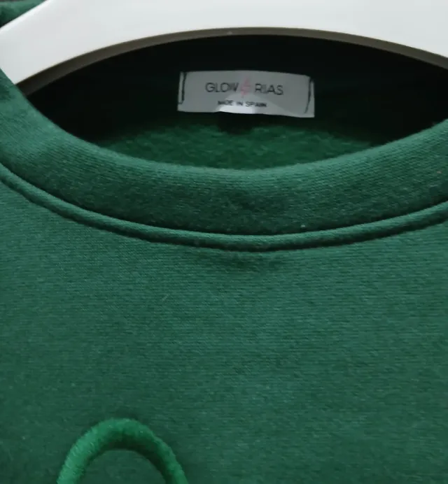 Sudadera verde bordada Talla XS Glowrias