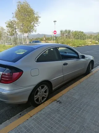 Mercedes-Benz Clase CLA 2004