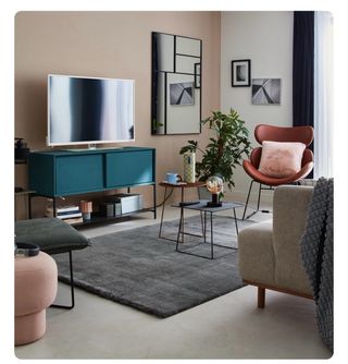 Tappeto pelo lungo grigio