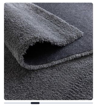 Tappeto pelo lungo grigio