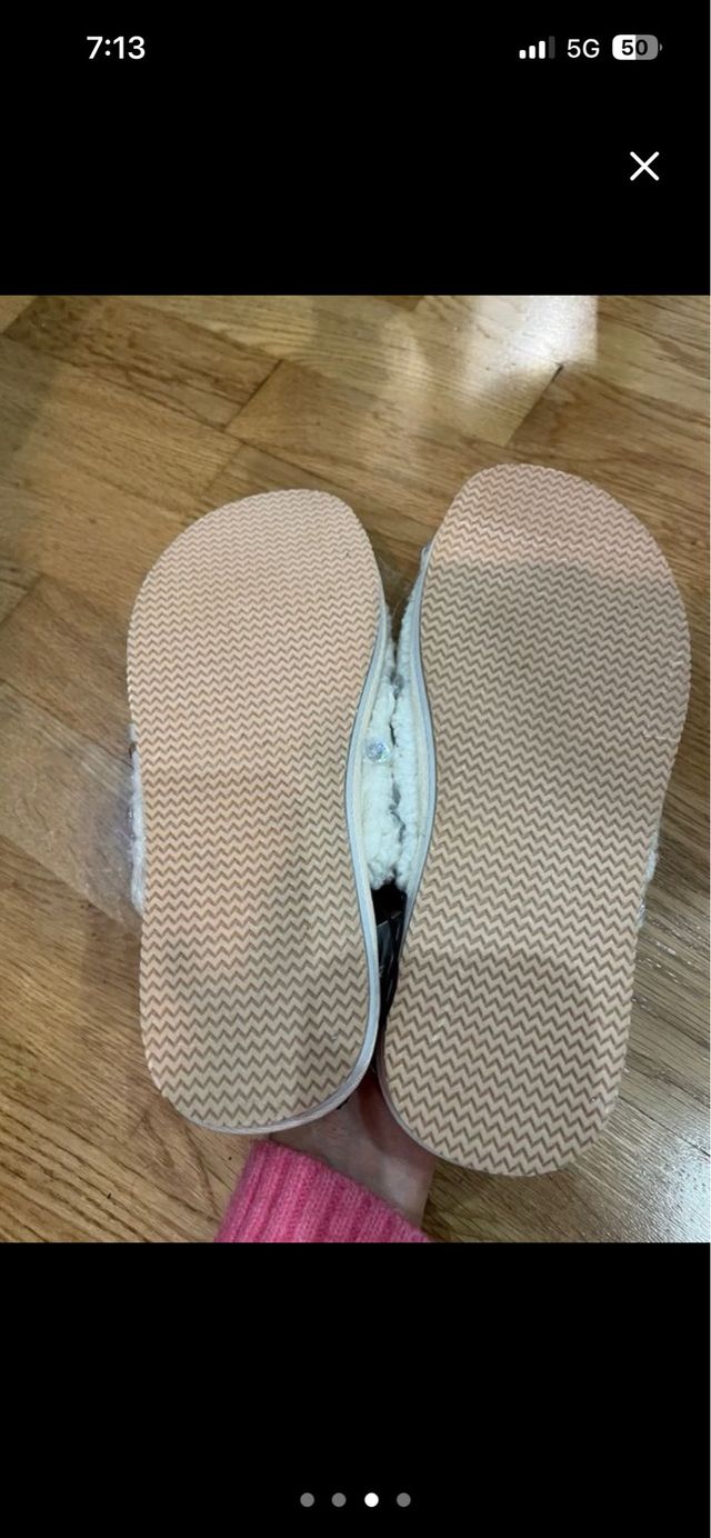 Zapatillas de casa plateadas y blancas talla 37