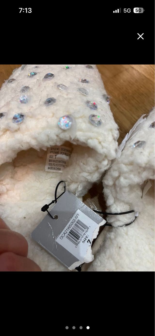 Zapatillas de casa plateadas y blancas talla 37