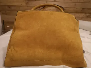 Bolso Nobuck Mostaza Parfois