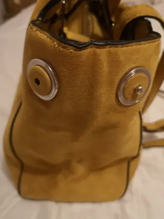 Bolso Nobuck Mostaza Parfois