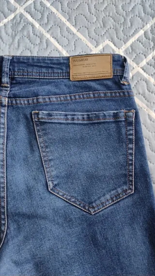 Pantalón Vaquero Pull and Bear - Talla 40