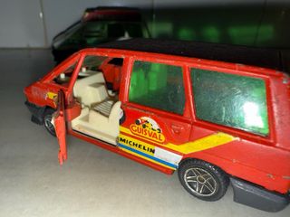 2 Renault Espace Guisval 1/43