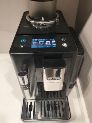 Cafetera DeLonghi Rivelia