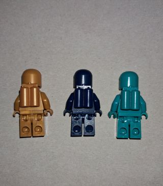 Lego Spaceman Gold Turquoise from set 21358 + Dark