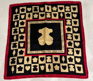 Pañuelo Tous Oso y Flores