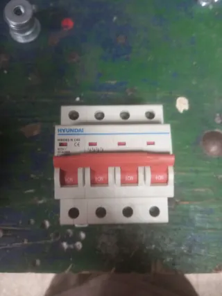 Interruptor General Trifásico Hyundai 40A