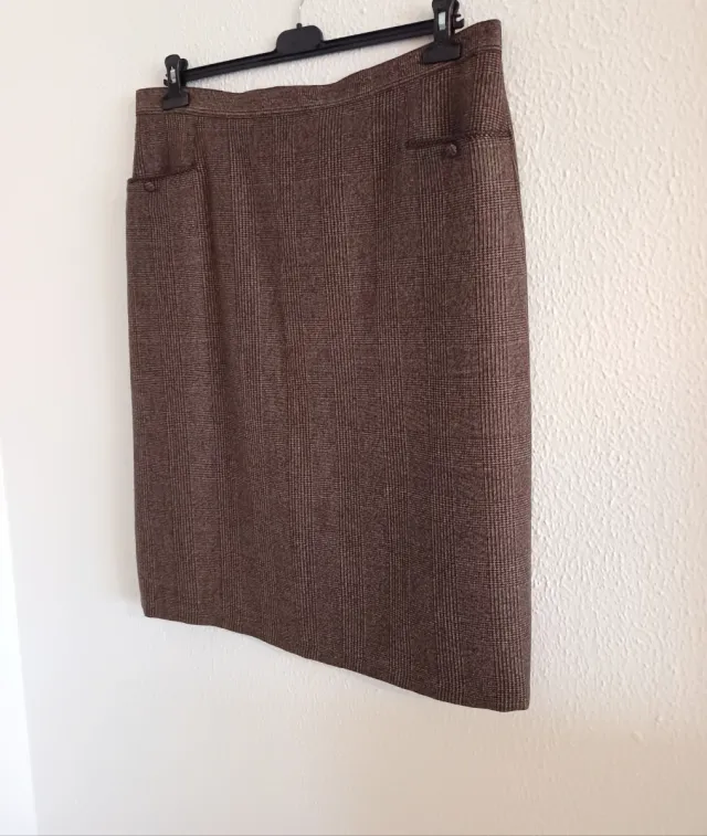Falda marrón de cuadro gales Talla 52.