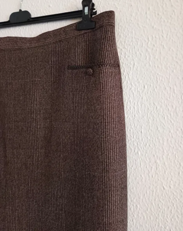 Falda marrón de cuadro gales Talla 52.
