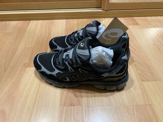 Zapatillas ASICS Gel NYC Negras y Grises 43