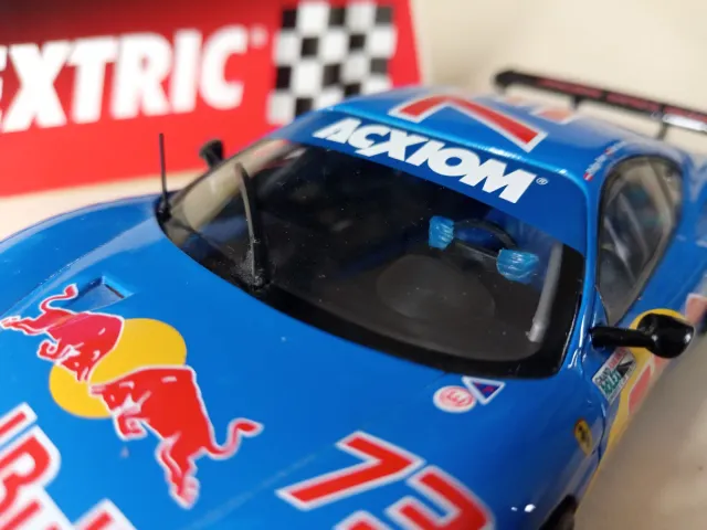 Scalextric Ferrari 360 GTC Red Bull analógico
