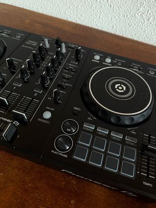 Controladora DJ Pioneer DDJ-400 + Funda + Cables