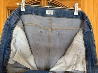 Vaqueros premamá con botones ajuste cintura