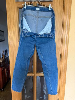 Vaqueros premamá con botones ajuste cintura