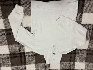 Jersey cuello vuelto Zara beige