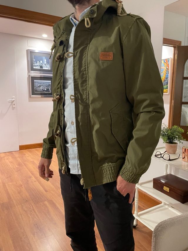 Parka Pull and Bear verde hombre