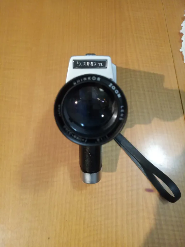 Kodak Instamatic MP 303 con funda