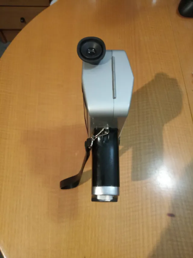 Kodak Instamatic MP 303 con funda