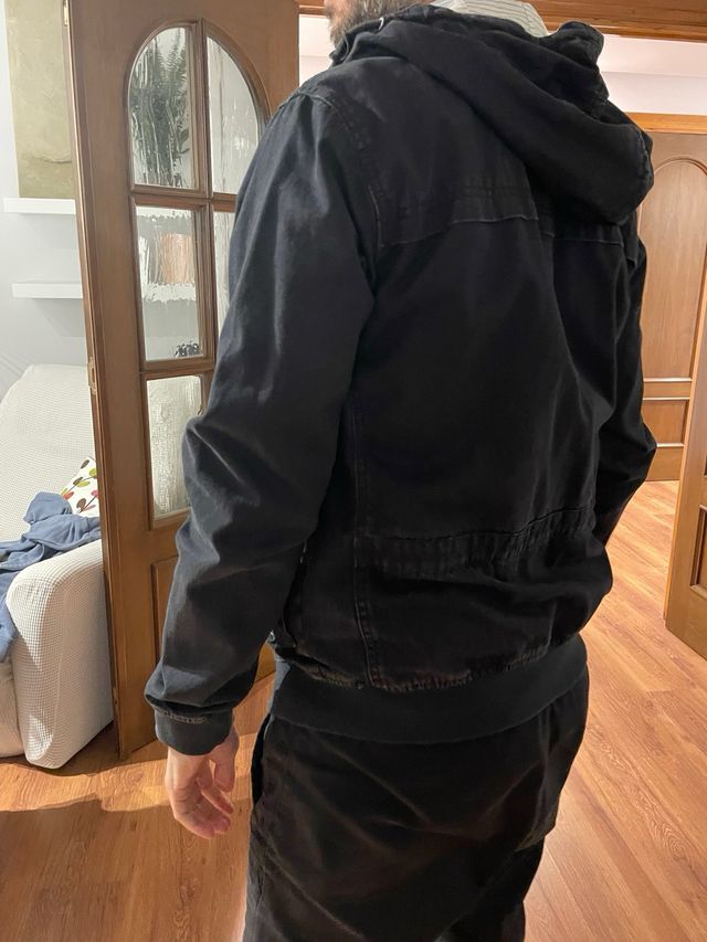 Parka Pull and Bear Negra Hombre