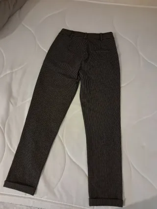Pantaloni eleganti a righe