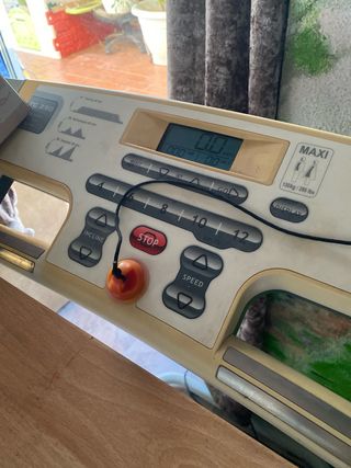 Cinta de correr con mesa incluida