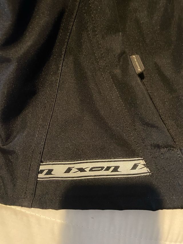 Chaqueta y pantalón moto mujer