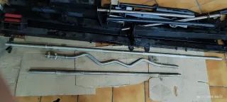 Rack Gimnasio Adidas barras mancuernas y discos