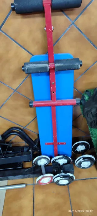 Rack Gimnasio Adidas barras mancuernas y discos