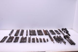 Juego 82ud. Escariadores y Machos de roscar