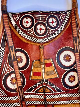 Bolso Dogón artesanal de cuero