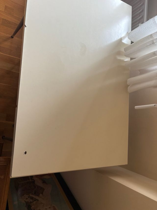 Mesa de cocina con 4 taburetes