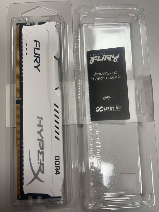 Memoria RAM Kingston FURY 8GB DDR4 Blanca