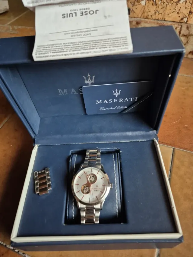 Reloj Maserati Edición Limitada Caja y Papeles