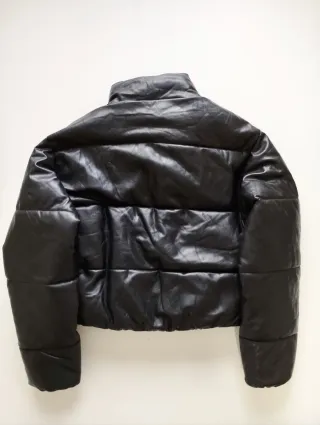 Chaqueta corta acolchada Zara negra