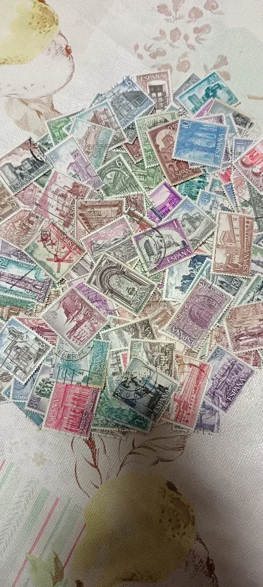 180 Sellos España Monumentos. La mayoría usados