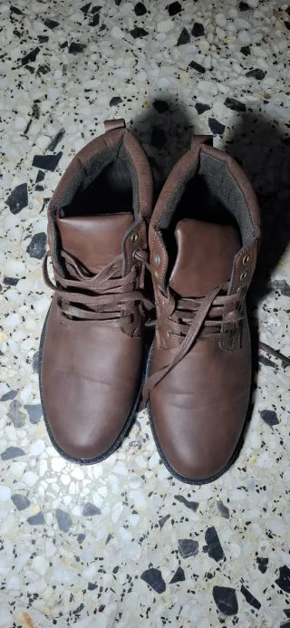 Botas de cuero marrones