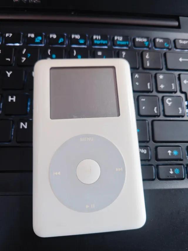 Apple iPod Classic 4ª Gen Blanco de 20 GB 