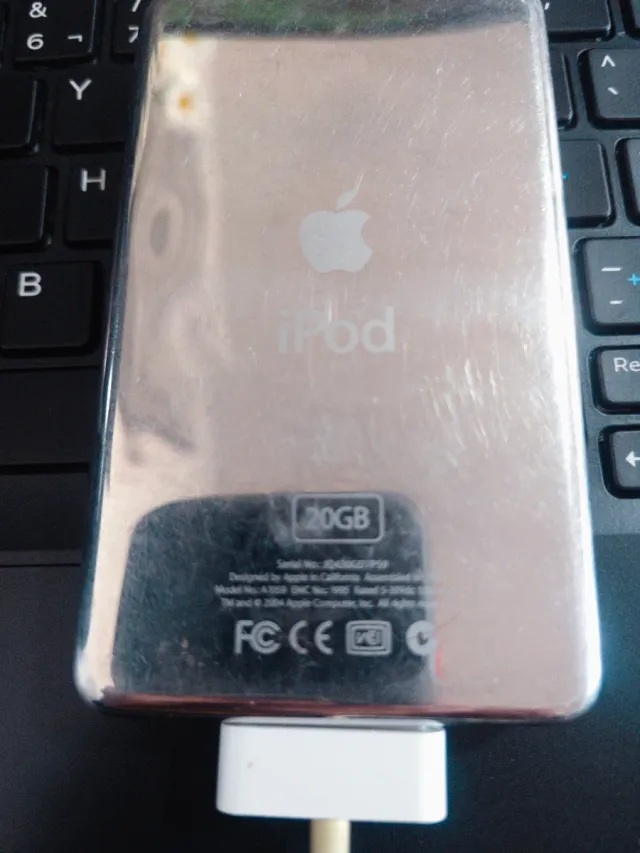 Apple iPod Classic 4ª Gen Blanco de 20 GB 