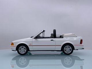 1:18 Ford Escort Mk4 XR3i Cabriolé año 1986 OT398