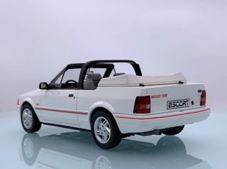 1:18 Ford Escort Mk4 XR3i Cabriolé año 1986 OT398