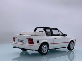1:18 Ford Escort Mk4 XR3i Cabriolé año 1986 OT398