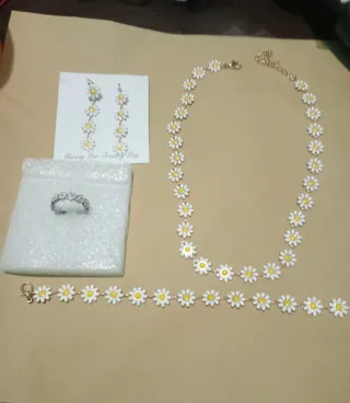 Conjunto de joyas de margaritas