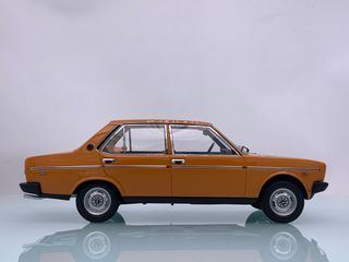 1:18 Fiat 131 Mirafiori Especial 1600 Naranja 1974
