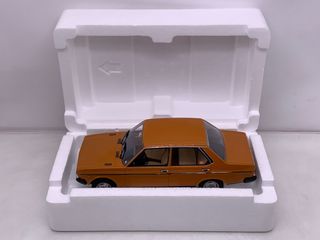 1:18 Fiat 131 Mirafiori Especial 1600 Naranja 1974